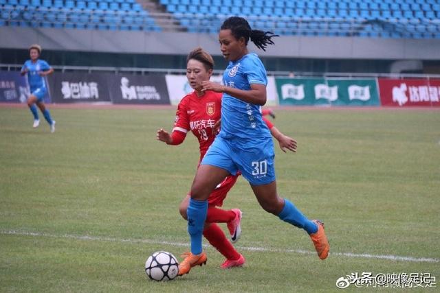 三亚亚沙会丨沈萍、颜鹏：担任中国体育代表团旗手倍感荣幸