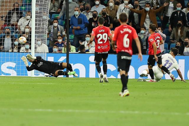 国王不敌绿军战绩与湖人持平 鹈鹕负马刺4连败