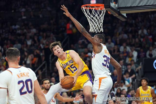 弗格31分辽宁胜四川 西尔扎提15分新疆胜同曦