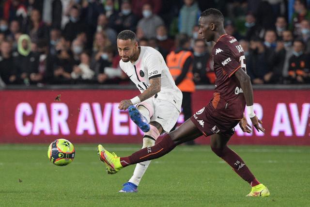 杨鸣回归首秀辽宁胜吉林 赵继伟10+10弗格27分